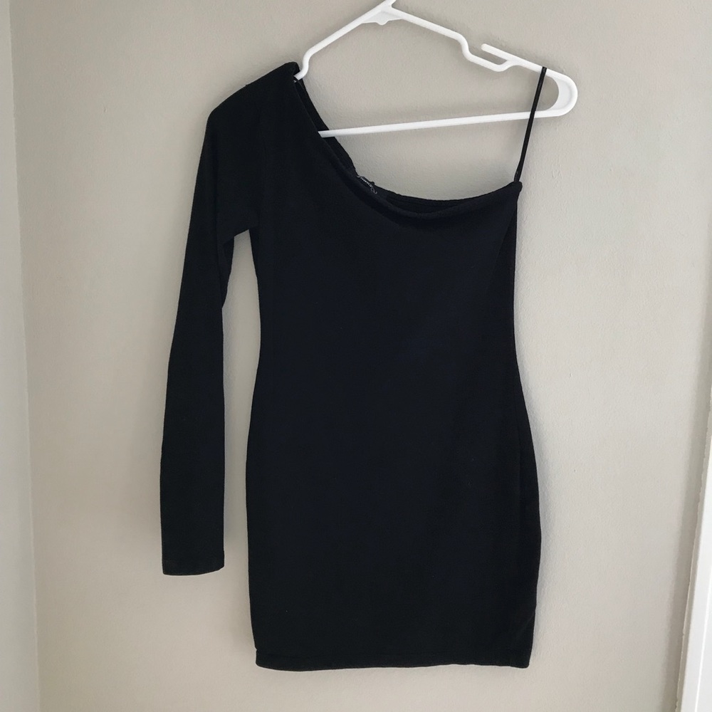 One shoulder dress